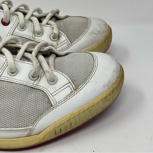 Athletic_Shoes